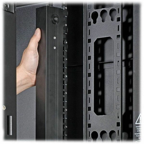 Eaton 5.5kW Single-Phase Monitored PDU, LX Interface, 208/230V Outlets (36 C13/6 C19), L6-30P, 10 ft. (3.05 m) Cord, 0U 1.8m/70 in. Height, TAA - Image 5