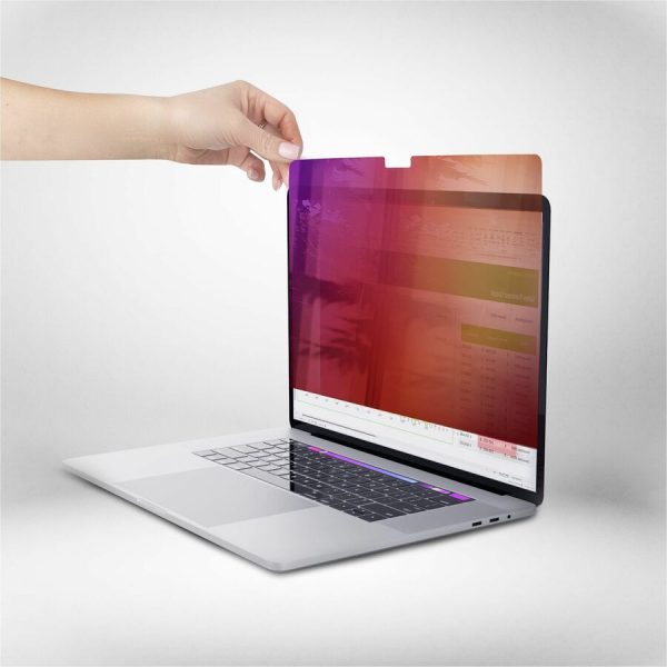 StarTech.com 16-inch MacBook Pro 21/23 Privacy Screen, Gold Filter w/Enhanced Privacy, Computer Security Filter, +/- 30 Deg. View Angle - Image 4