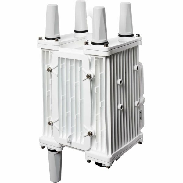 Cisco Catalyst IR8140H Router - Image 2