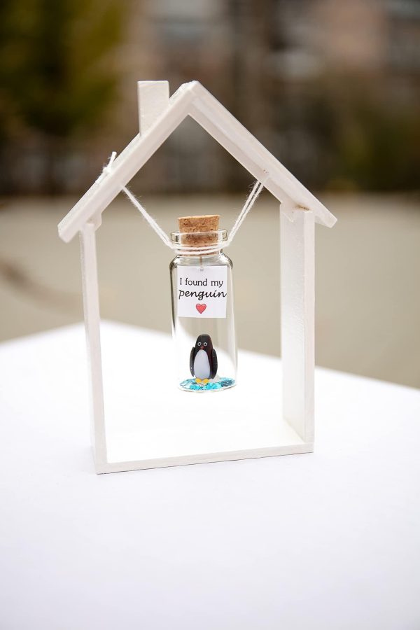 Cute Girlfriend and Boyfriend Gifts   Personalized Anniversary Present for Her Him   Custom Birthday Gift Idea for Women Men (Black and White Penguin   I Found My Penguin in Wooden Frame) - Image 7