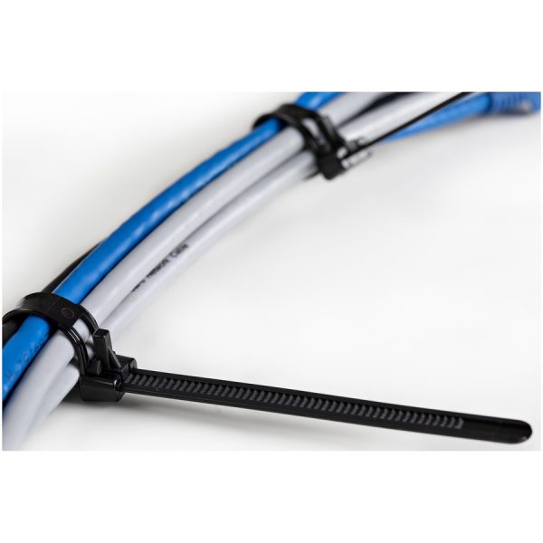 StarTech.com 10"(25cm) Reusable Cable Ties, 2-1/2"(65mm) Dia. 50lb(22Kg) Tensile Strength, Nylon, In/Outdoor, UL Listed, 100 Pack, Black - Image 4