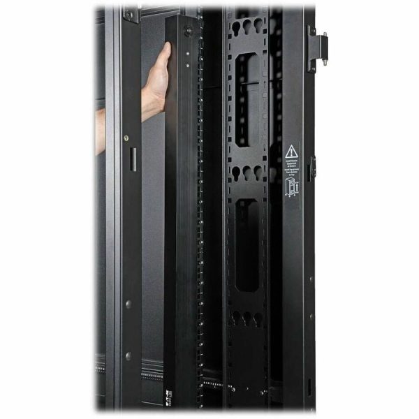 Eaton Tripp Lite Series 3-Phase Local Metered PDU, 8.6 kW, 45 208V outlets (36 C13, 9 C19), 6 ft. (1.83 m) NEMA L21-30P Input connection, TAA Compliant - Image 4