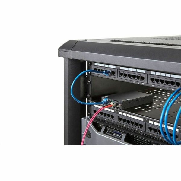 StarTech.com Gigabit Ethernet Copper-to-Fiber Media Converter - SM LC - 10 km - Ethernet Media Converter - GbE Converter - Image 7