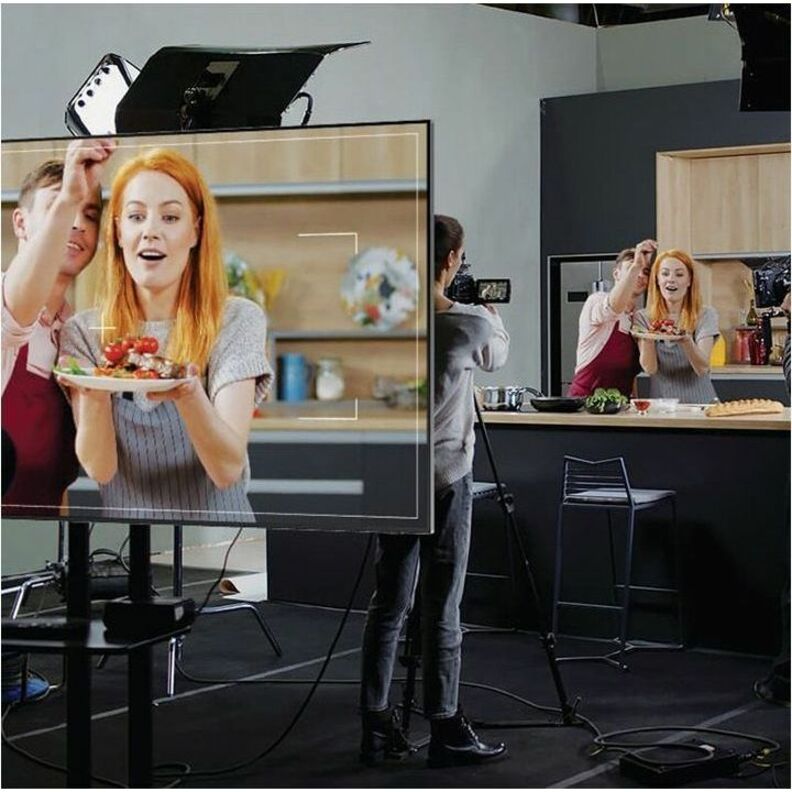 Samsung QP105DX-5K Digital Signage Display - Image 10