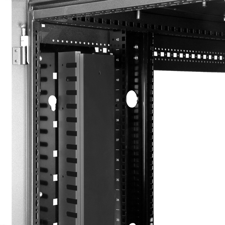 StarTech.com Vertical Cable Organizer with Finger Ducts - Vertical Cable Management Panel - Rack-Mount Cable Raceway - 20U - 3 ft. - Image 9